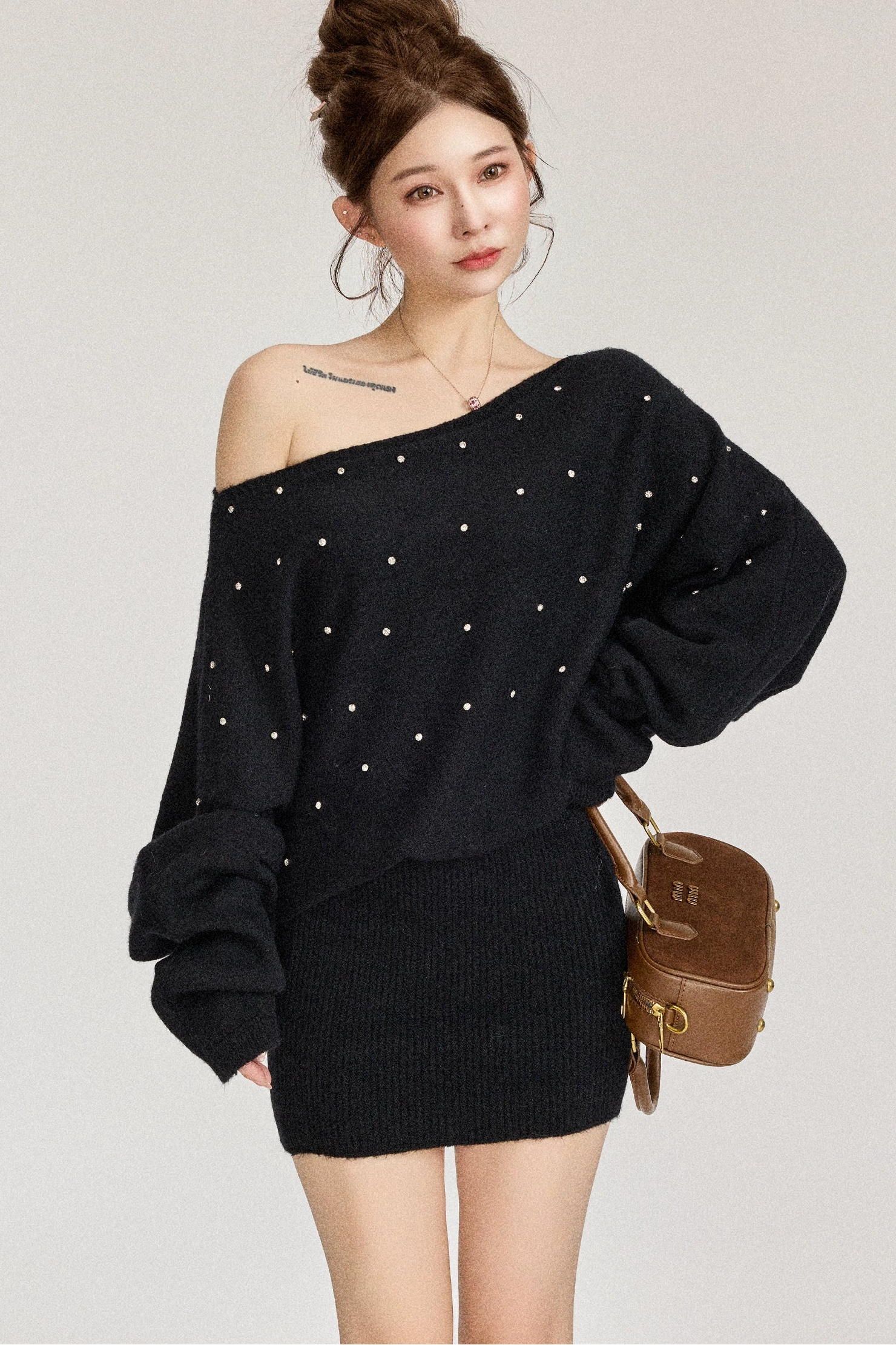 pearl glow off-shoulder knit one-piece DL1469