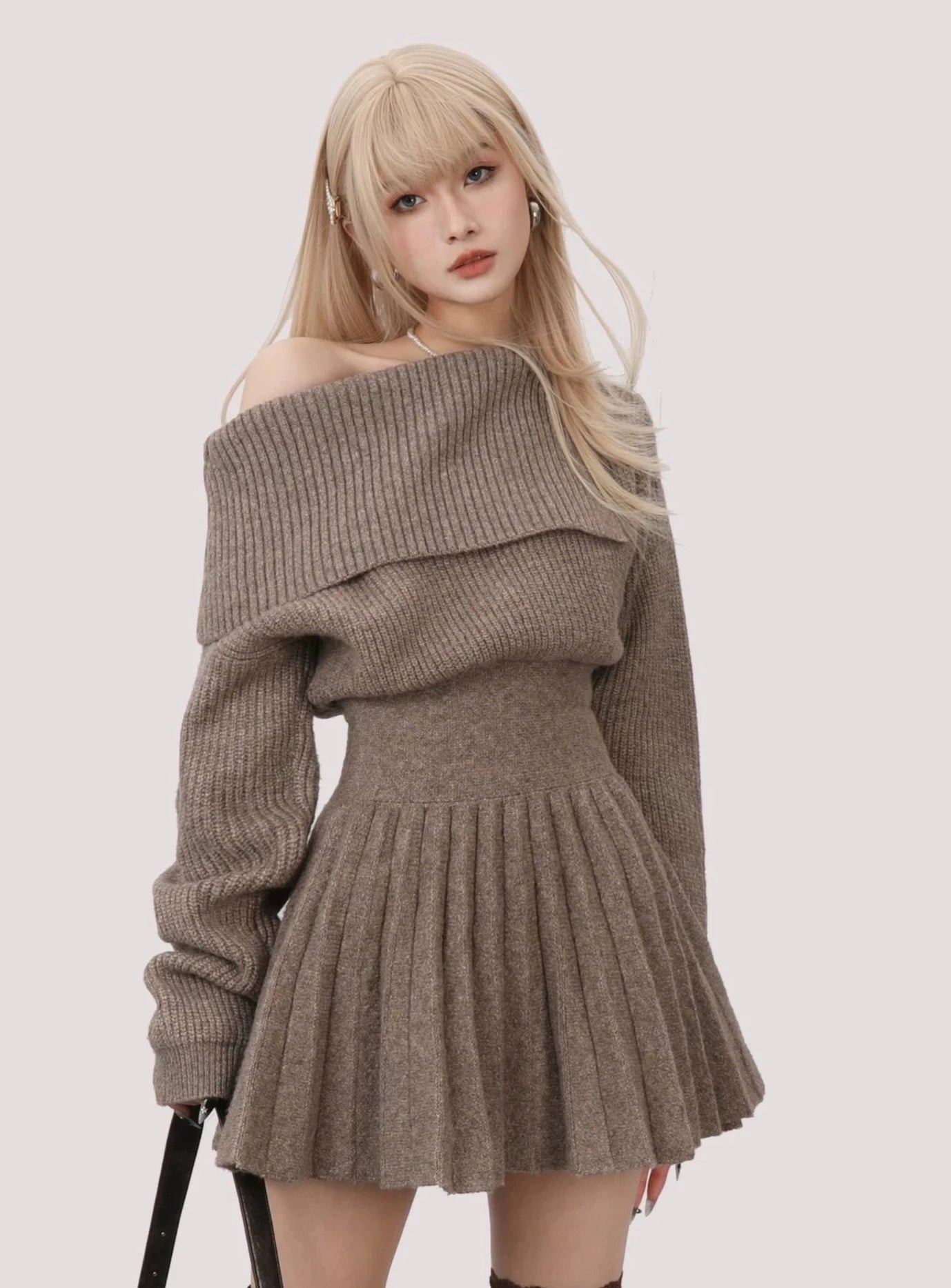 off shoulder pleats one-piece DL1071