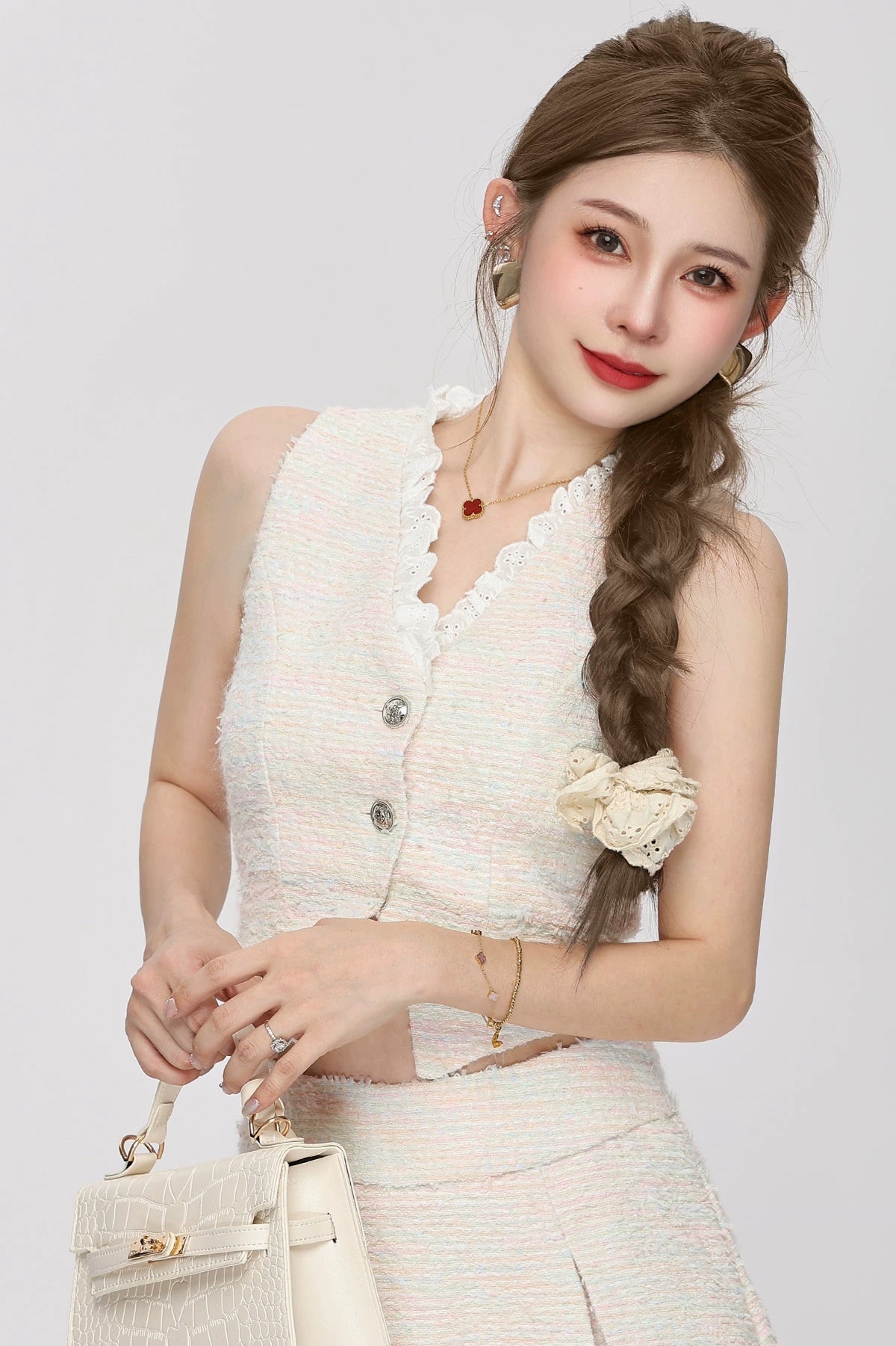 v-neck ivory lace set up DL1388