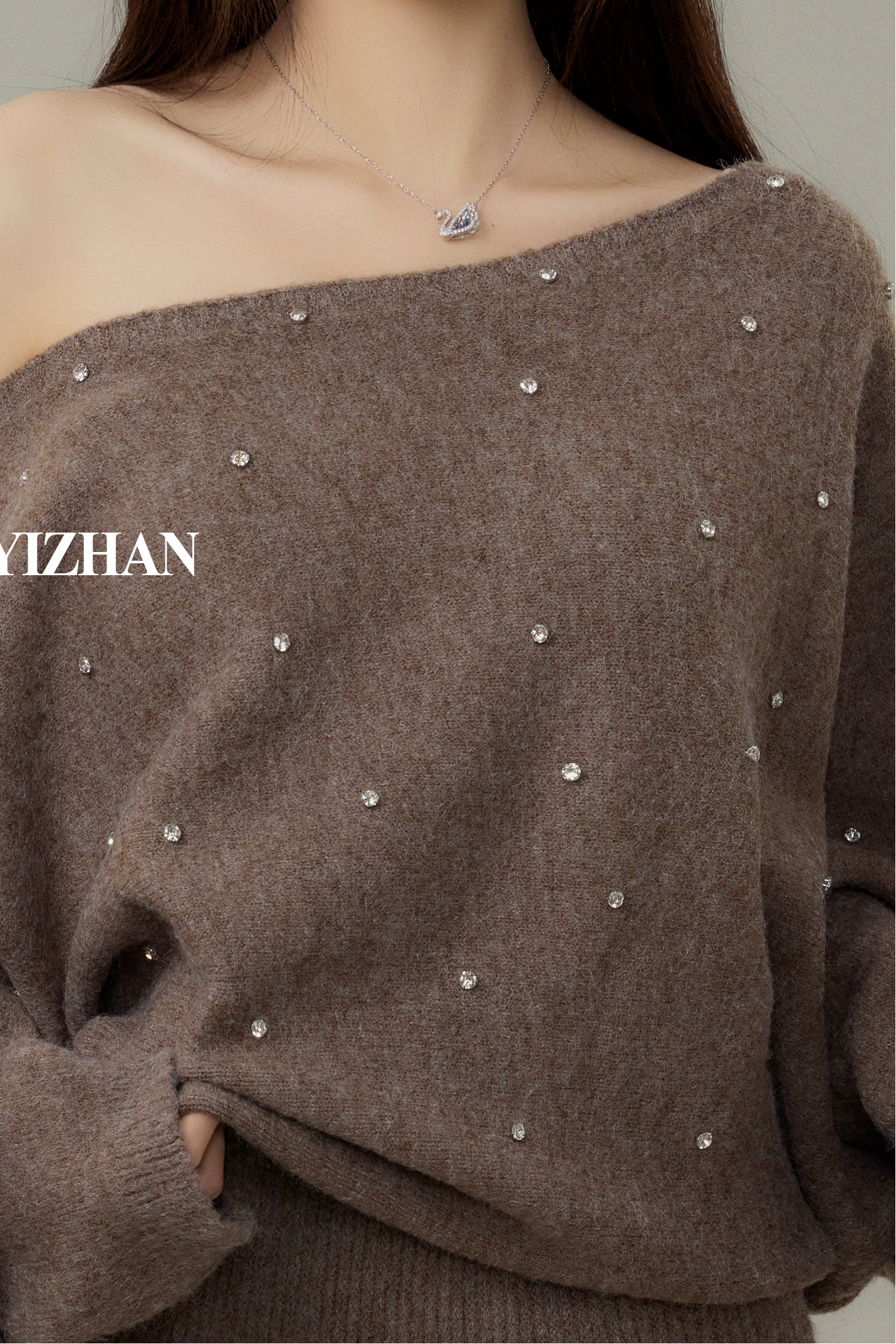 pearl glow off-shoulder knit one-piece DL1488